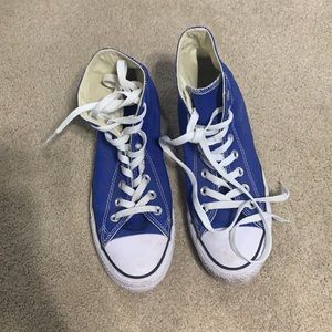 High top Blue converse. Men’s 7 Women’s 9